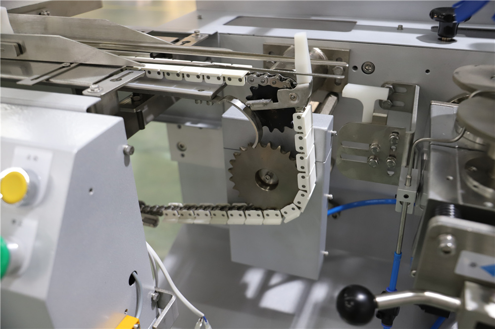 Máquina de envasado al vacío de bolsas tipo almohada grandes - SZ502