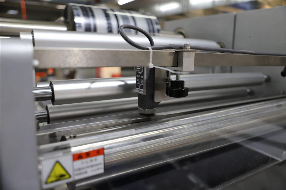 Máquina de envasado al vacío de bolsas tipo almohada grandes - SZ502