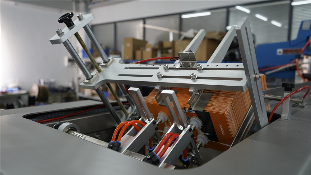 Maquina estuchadora ZH200